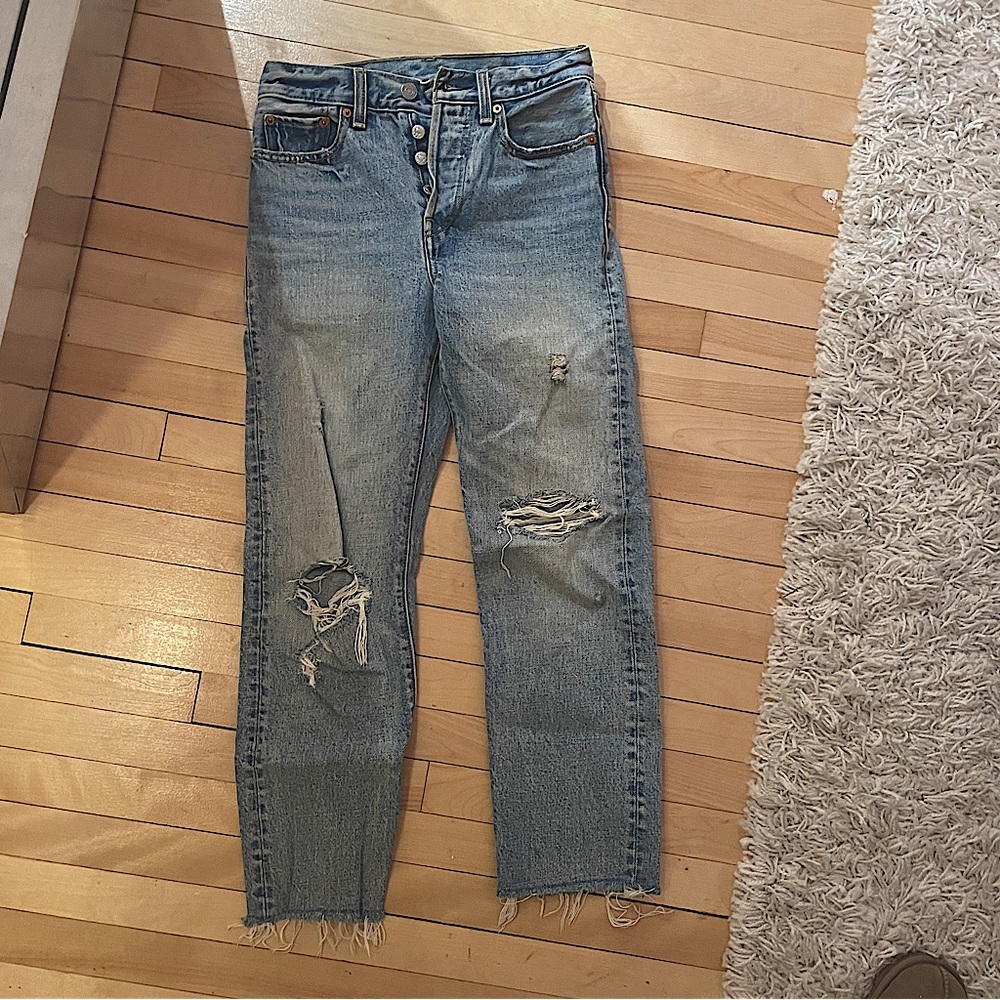 Levis high waisted wedgie straight leg ripped jeans - size 24